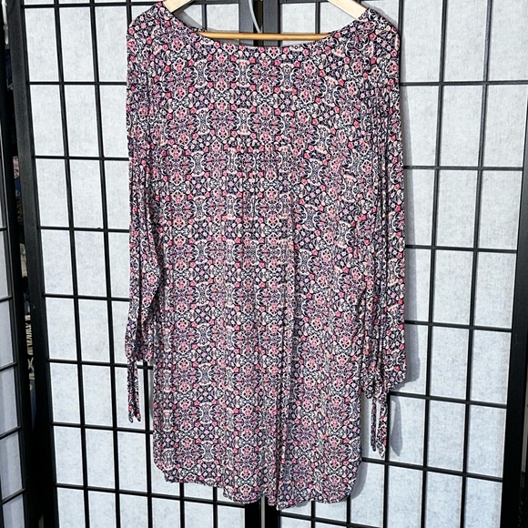 Westport print tunic top in black, pink, white and orange.  Size L - Picture 7 of 10